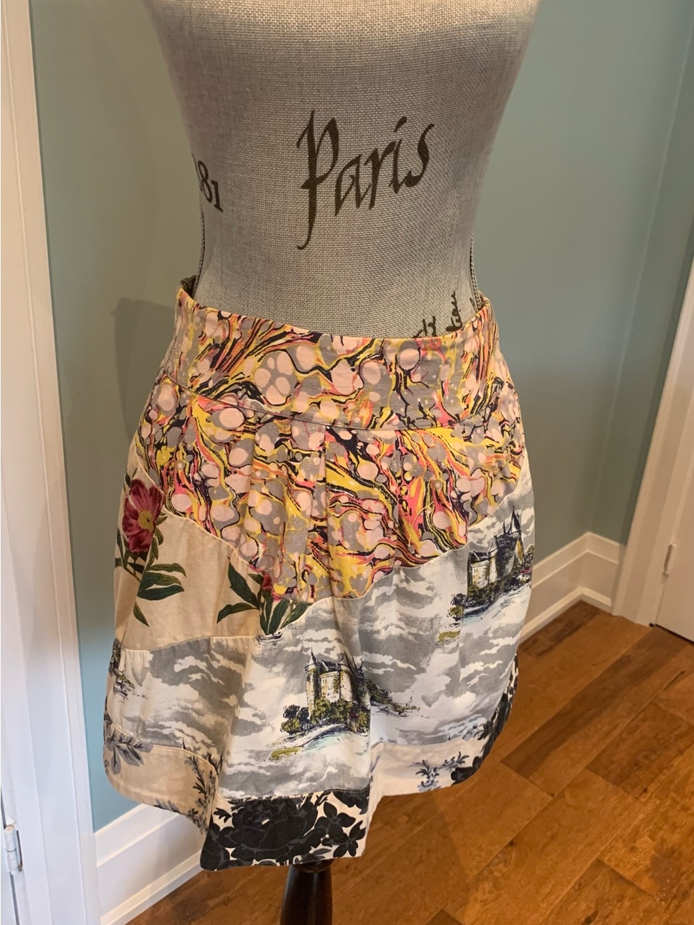 Anthropologie Multi-Pattern Floral & Scenic Women’s Skirt in Cream and Pink